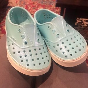 Native teal blue toddler shoes
